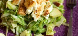 Salade van bleekselderij, venkel, appel en gegrilde feta