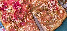 Plaattaart met Chioggia biet en geitenkaascrème