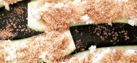 Gevulde courgettes met kruidenkaas en hazelnotenkruim